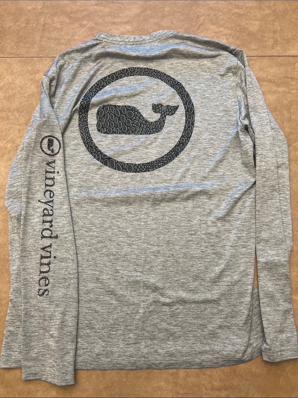 Vineyard Vines Men’s Medium Long Sleeve Shirt Whale Gray Performance